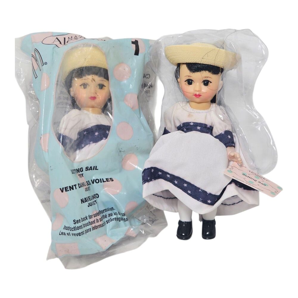 Madme Alexander Setting Cell Toy McDonald's One 4.5 " Doll Toy Set of 2 Figures
